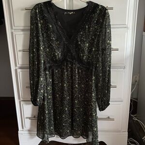 Zara floral green dress with lace trim